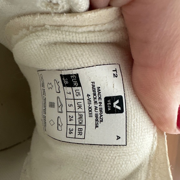 Veja Campo sneaker sz 7 white w/metallic pink - Picture 9 of 10